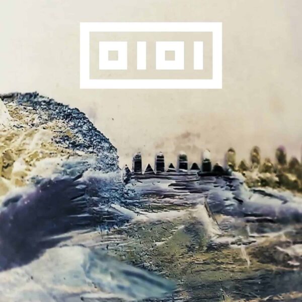 Cover des Debütalbums 0101, das Field Recordings aus Papua-Neuguinea mit Gitarrenschleifen und Sample Drums zu Cinematic Post-Rock fusioniert.