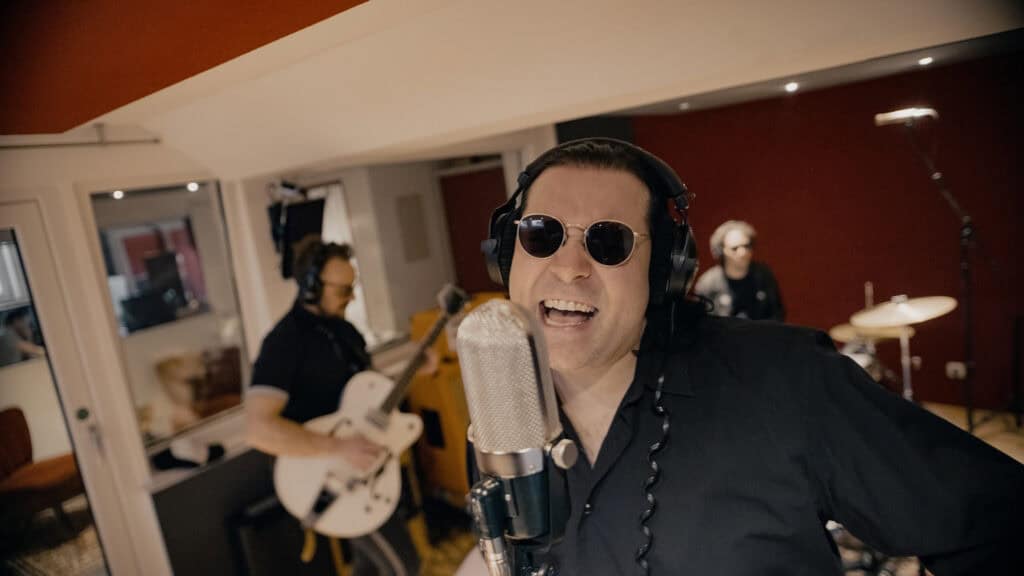 Artists 17 Thomas Deed Blues Rock Artist mit Band