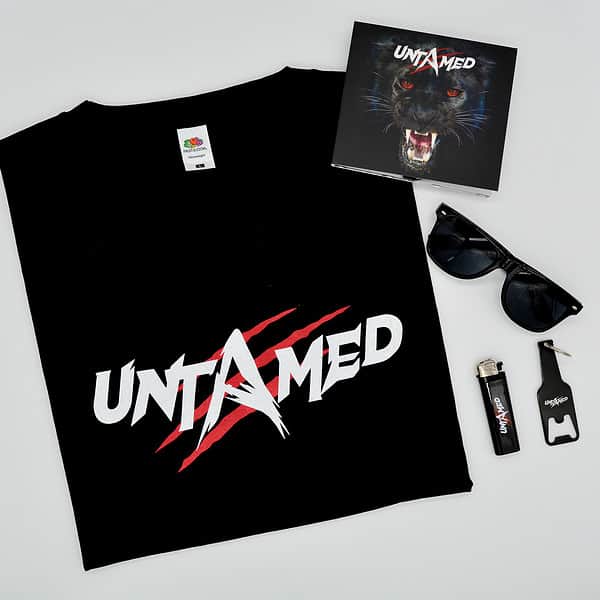 CD, Shirt, Feuerzeug, Sonnenbrille, Flaschenöffner.