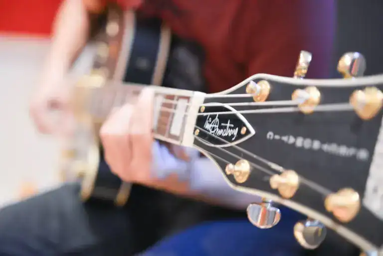 Hicktown Records - Musikproduktion - Used Look - Guitars 08